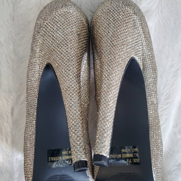 QUIPID~GOLD SPARKLING PLATFORM STILETTOS W/ RHINESTONES ON TOE & MESH ACCENTS! - Picture 8 of 16
